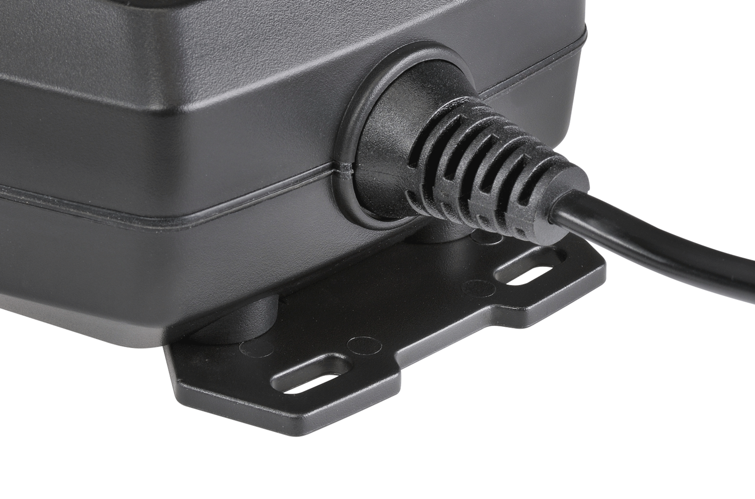 Projecta 6/12V Automatic 4 Amp 8 Stage Battery Charger - AC040